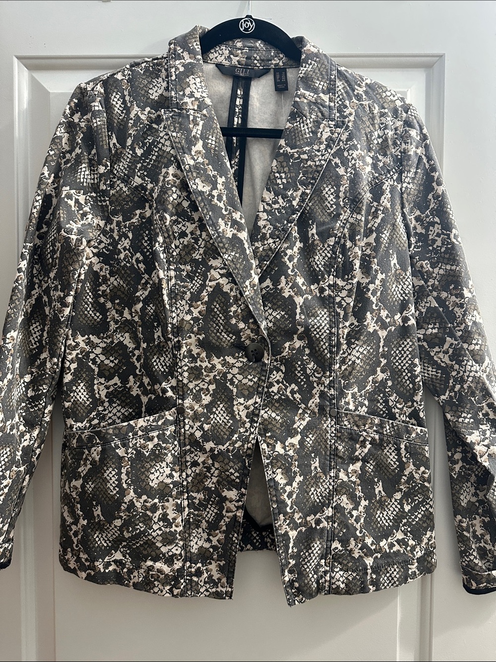 G.I.L.I. Snake Print Blazer - Gray & White